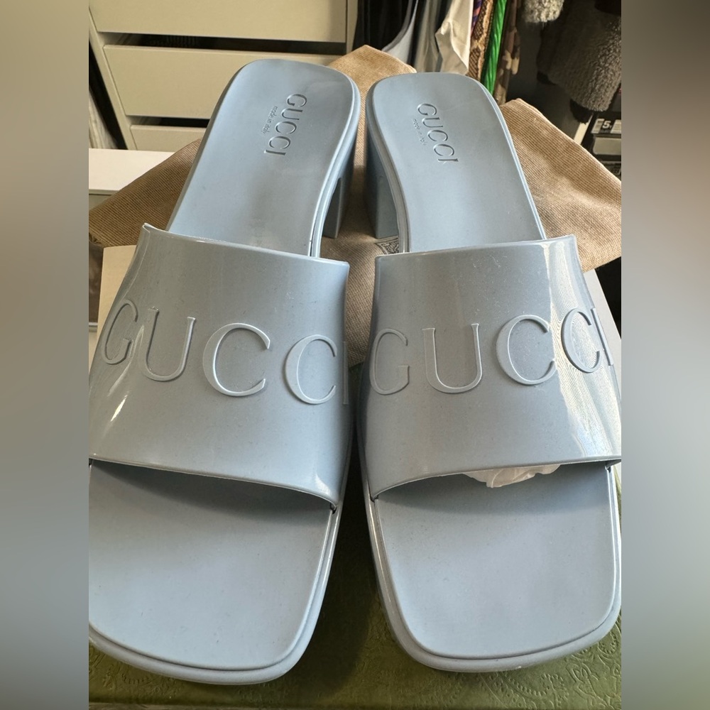 Gucci Women's Rubber Sandals Light blue. Pre-Loved
